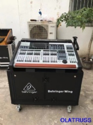 Behinger wing lifting mixer case